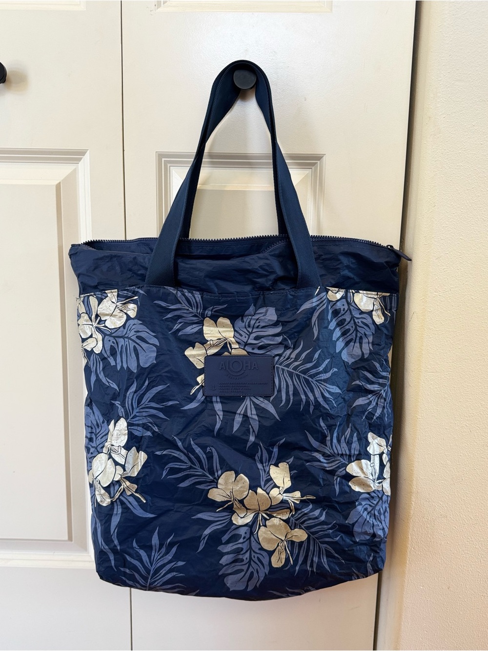 Aloha Collection Ginger
Dream Hanalei Moon Beach Bag